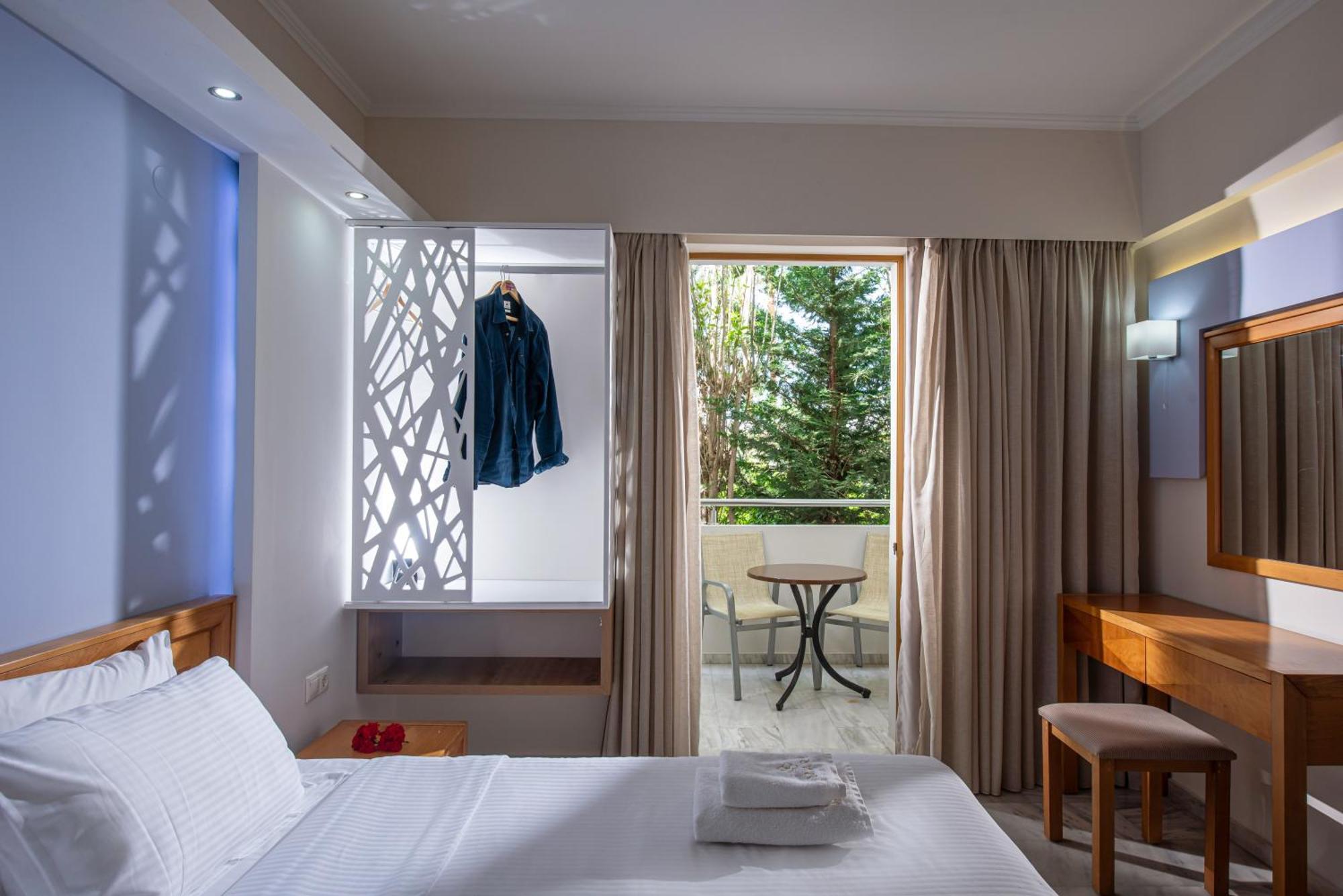 Mary Hotel & Mary Royal Suites Platanes  Exterior photo